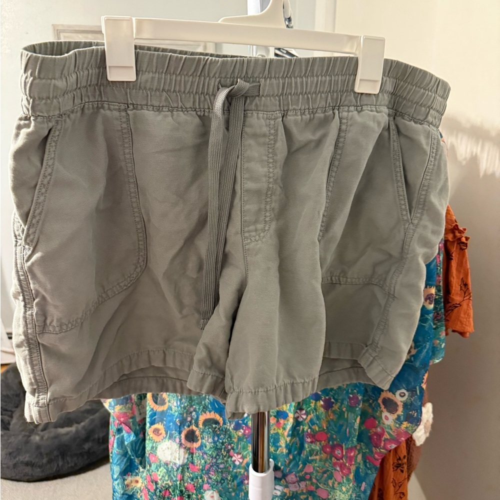 Maurices Women's Cargo Shorts in Green